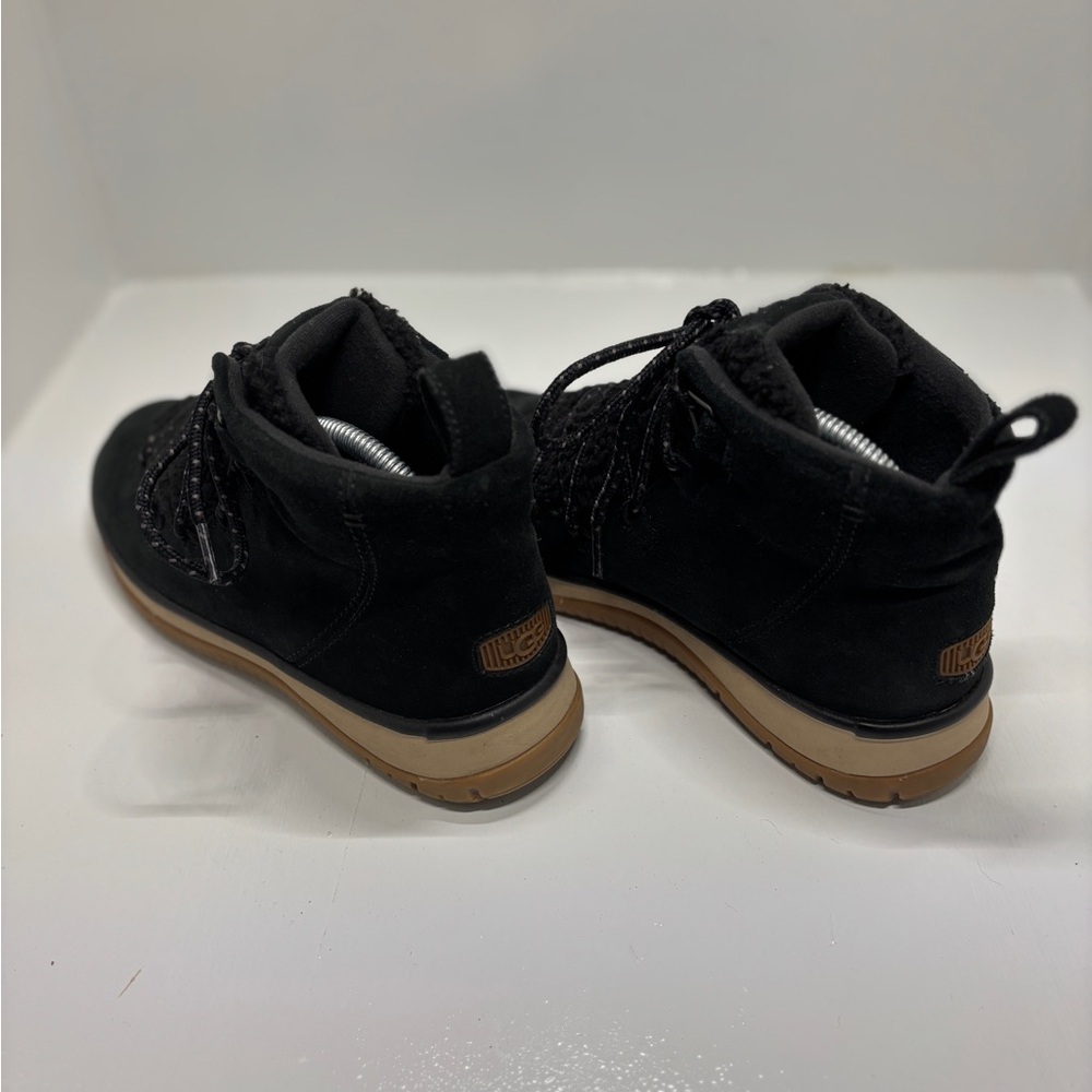 UGG Neumel Boots Black Suede Chukka Gum Middle Sole Size 9 EU 40 - Picture 7 of 11